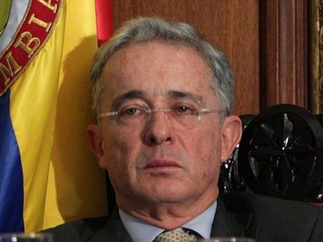 Aparece prueba de que gobierno Uribe sí giró plata para acercarse a Farc
