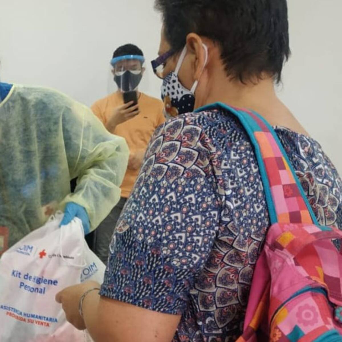 Población migrante de Risaralda recibió kits con ayudas humanitarias