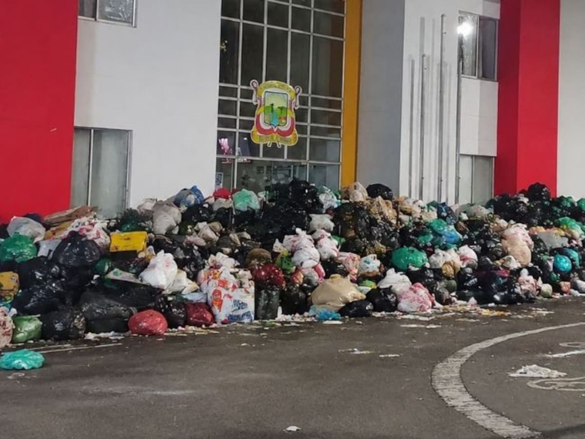 Emservir se pronunció tras protestas por crisis en recolección de basuras en Rionegro, Santander