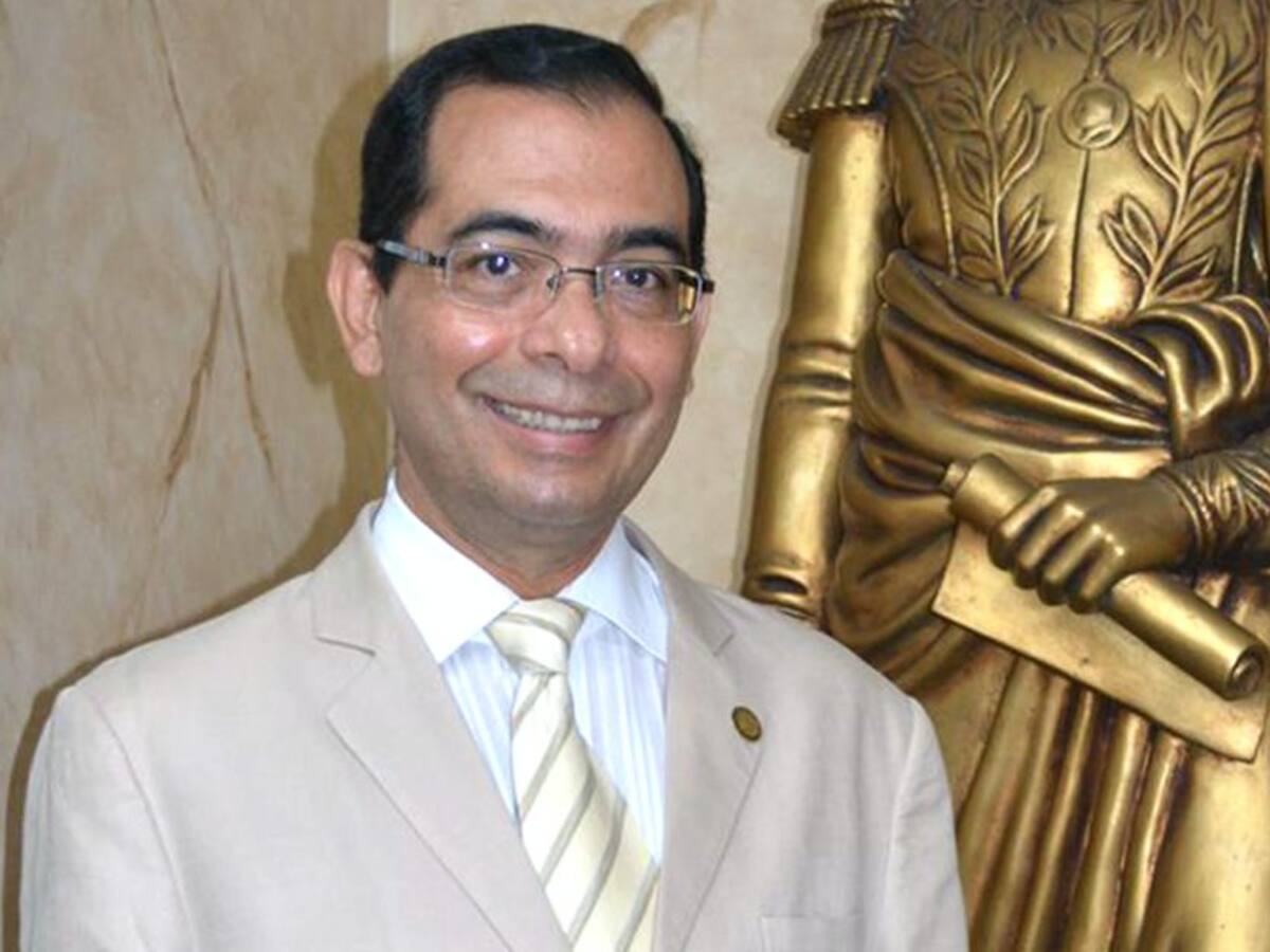 José Consuegra Bolívar, 30 años al frente de Unisimón