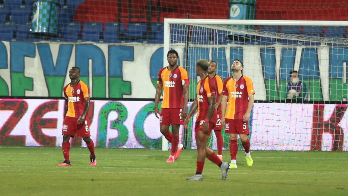 Galatasaray perdió y se aleja de la punta en la Liga de Turquía