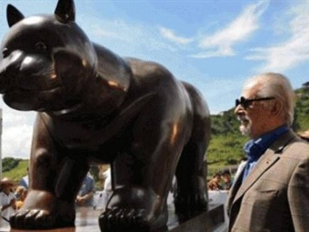 Recomiendan aislar a El Gato de Botero tras robo de dos de sus bigotes