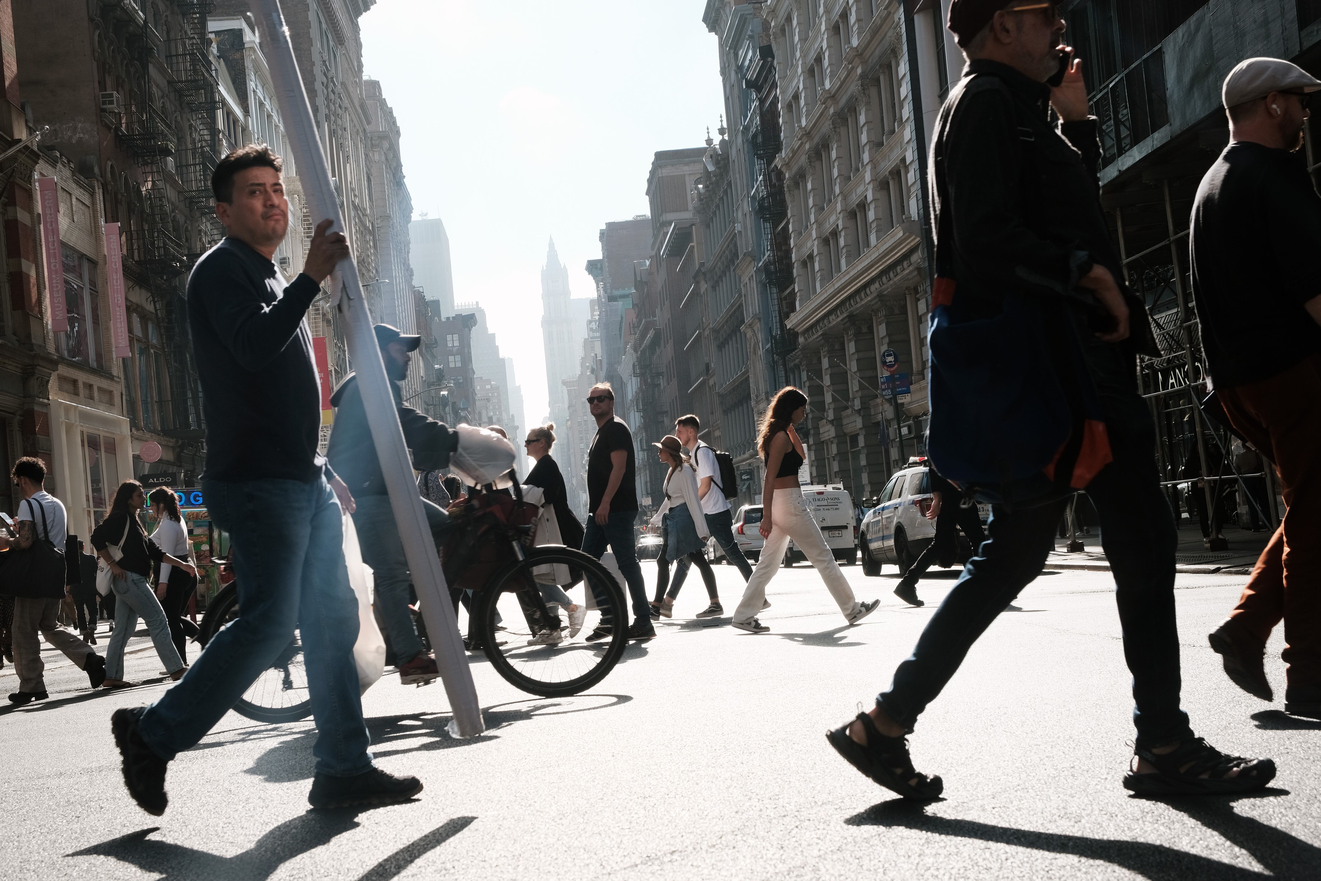 Economía de EE.UU. creció a una tasa anual del 2,6% pero continúan temores de recesión