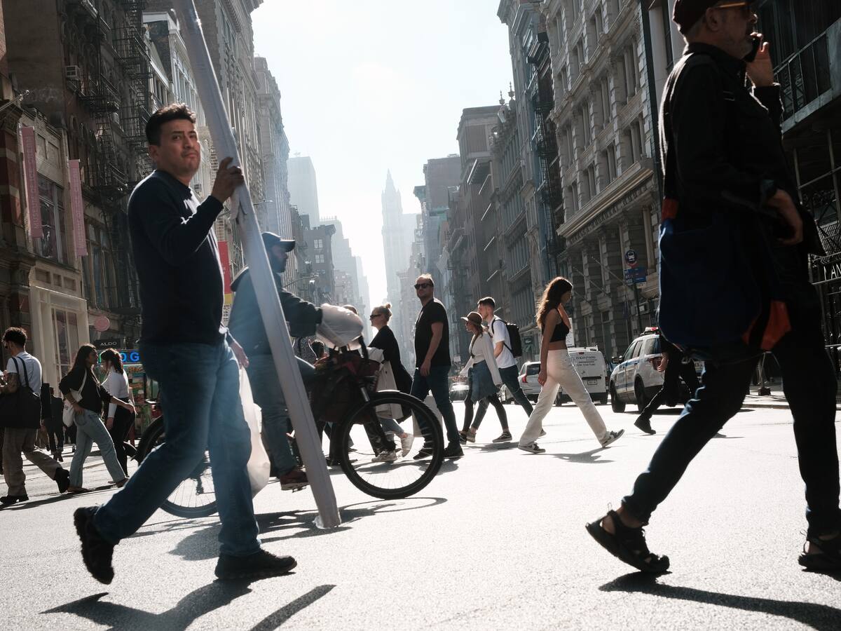 Economía de EE.UU. creció a tasa anual de 2,6% pero continúan temores de recesión