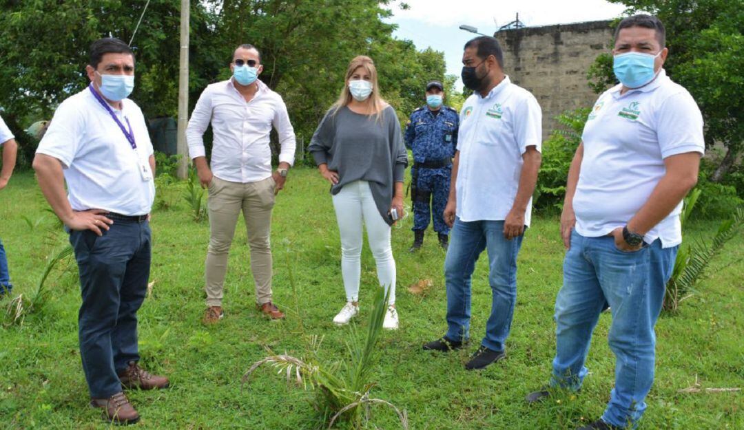 El alcalde Carlos Cabrales se comprometió en donar al INPEC un lote de cuatro hectáreas para construir nuevas celdas