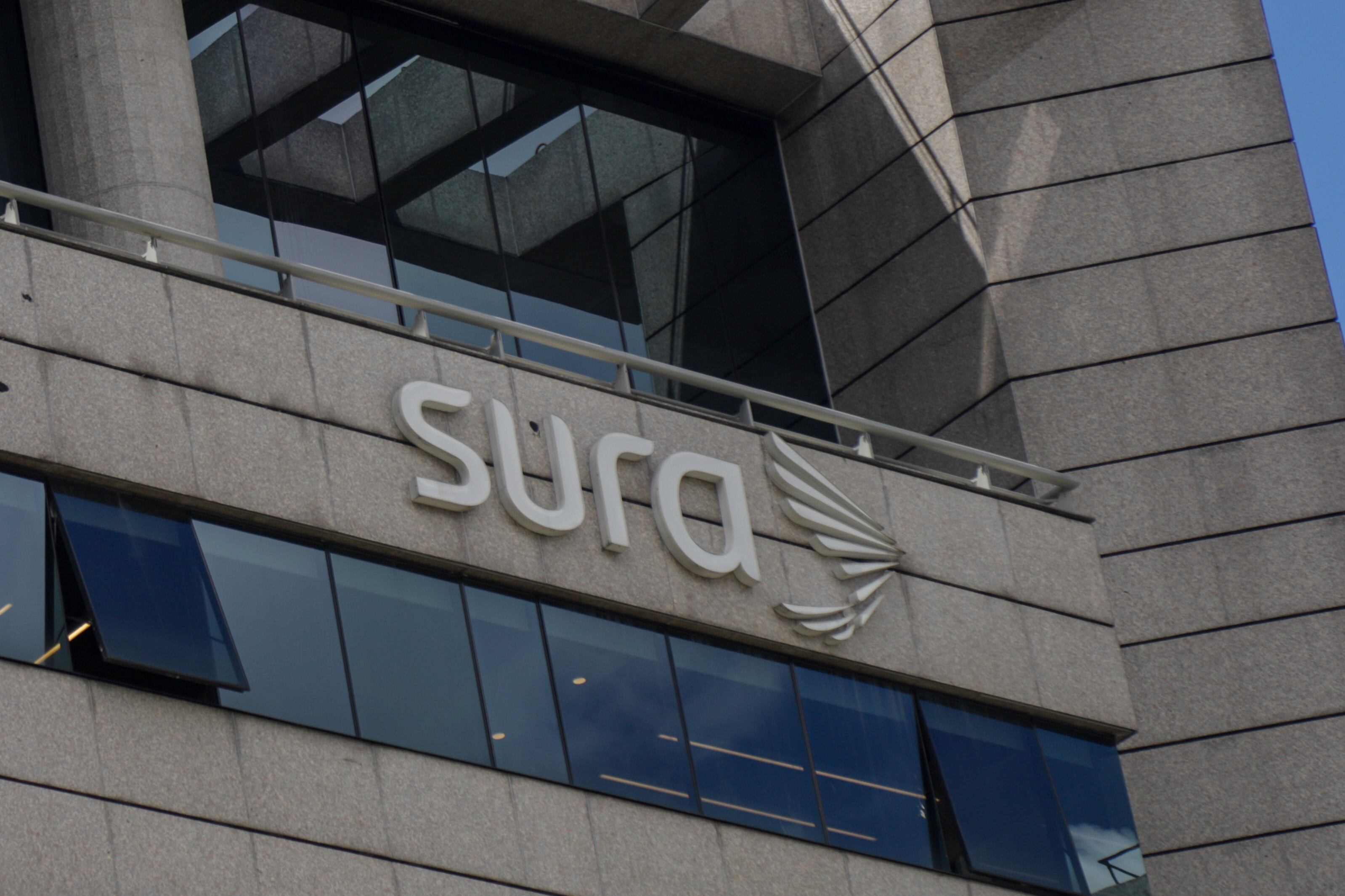 Fachada de edificio Sura (Colprensa - Colprensa - Álvaro Tavera)