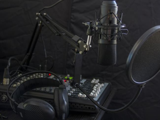 Colombiana Adriana Serna, reconocia como ‘la mejor voz’ radial en español