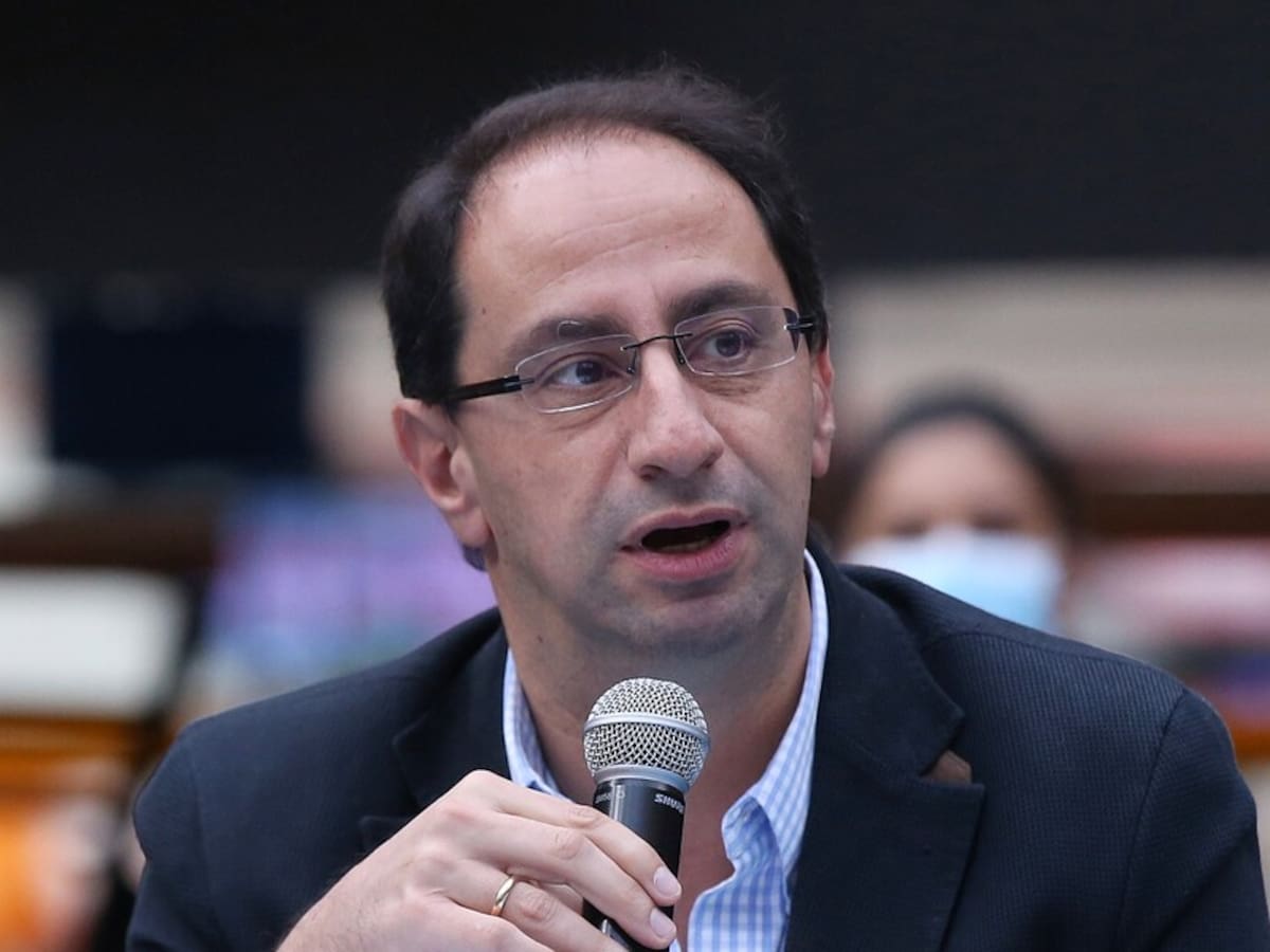 Triunfo de Petro en elecciones: ¿cómo será el empalme con el Ministerio de Hacienda?