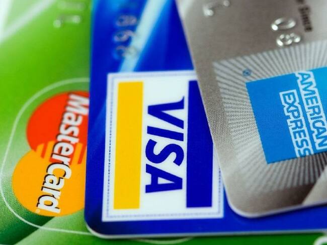 Fuerte rechazo a IVA para comisiones de tarjetas débito y crédito