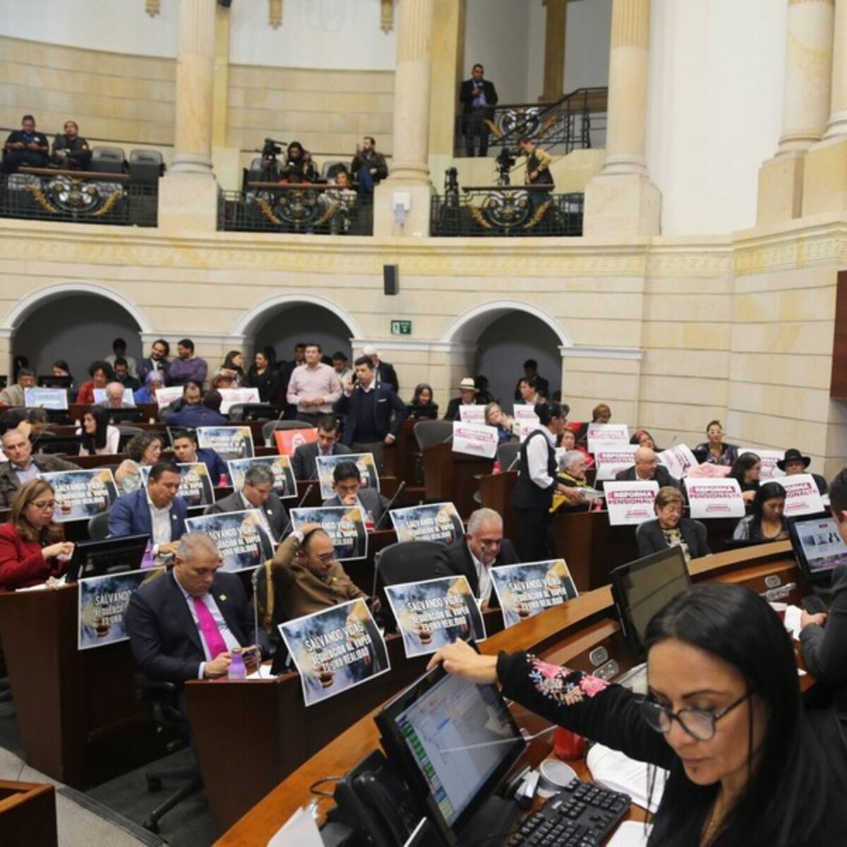 Umbral de cotización a Colpensiones de reforma pensional quedó en 2,3 salarios mínimos