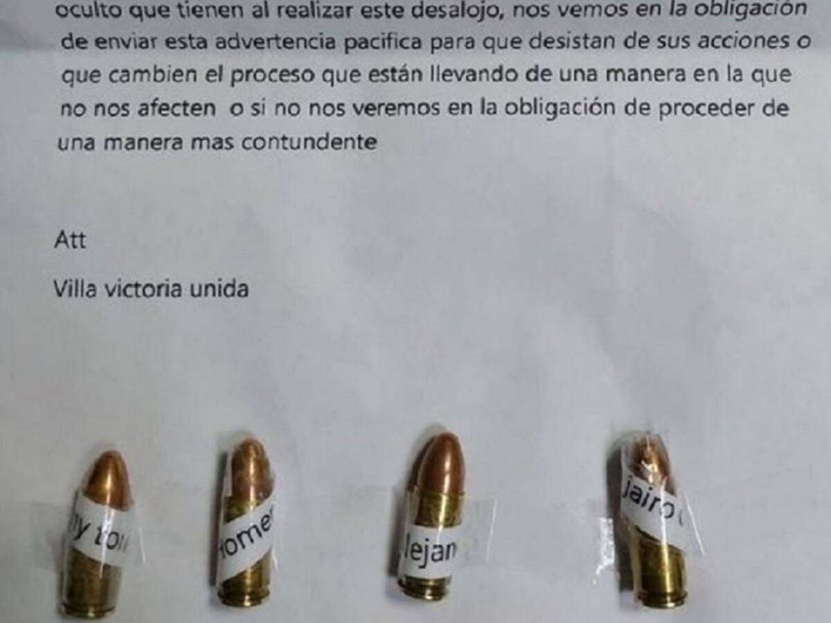Inspectora de policía de la Comuna 21 amenazada con panfleto