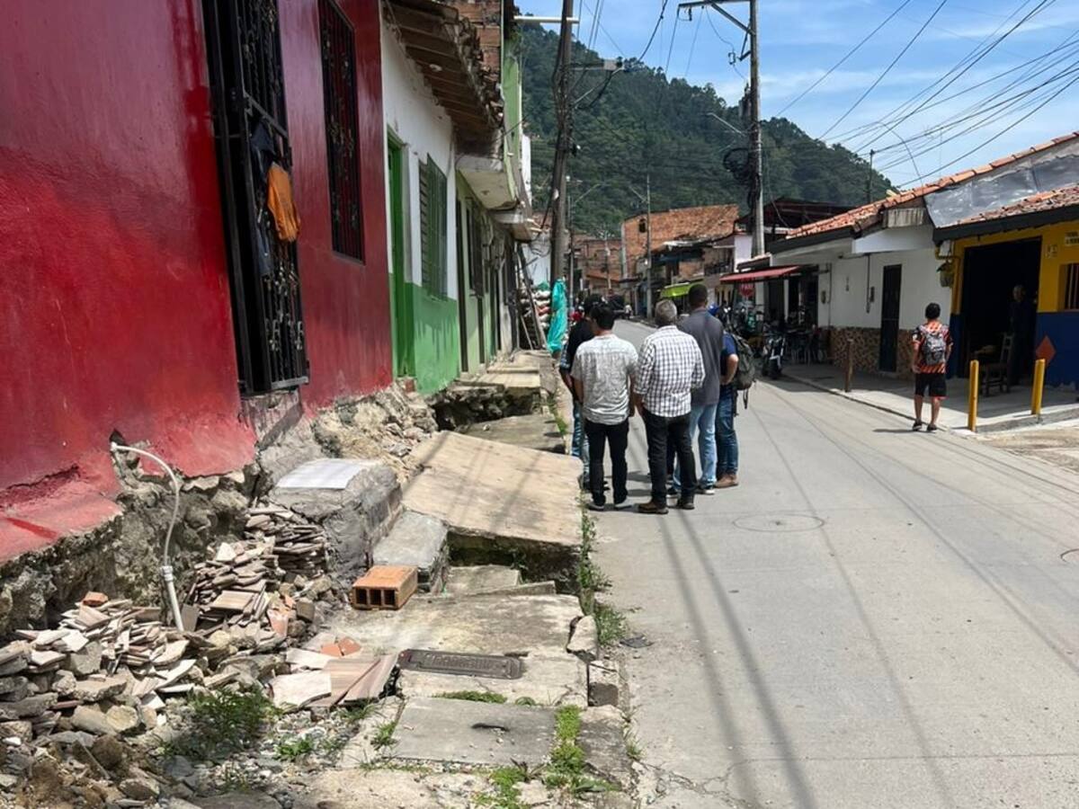 Unas 70 viviendas están en riesgo de colapso por un movimiento en masa en Amagá, Antioquia