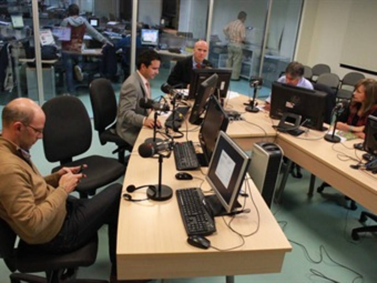 HORA 20. El presidente Santos necesita ministros que se unten de pueblo: Augusto Posada