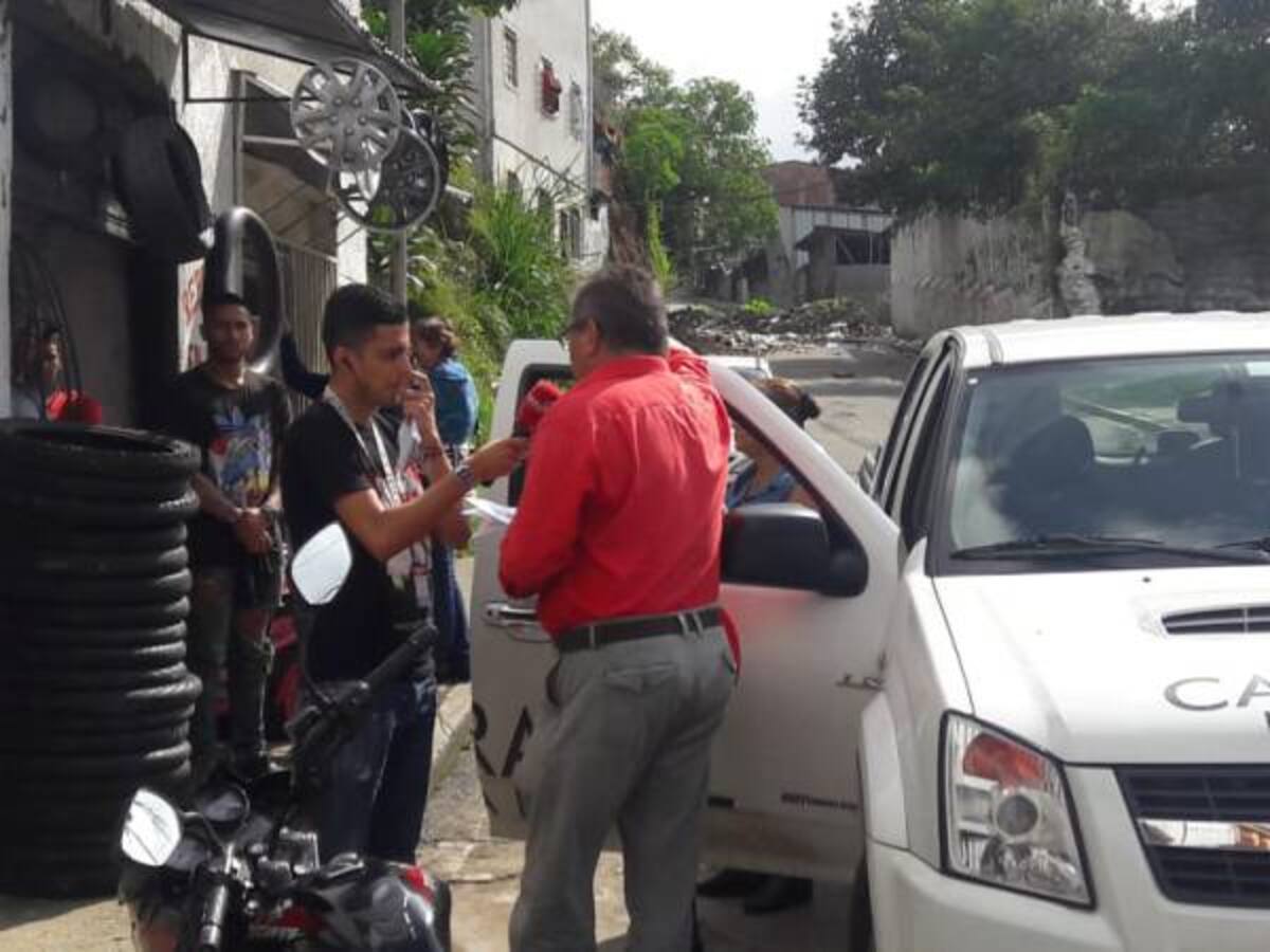 Cierre de carrera 20ª en Armenia tiene desesperados a comerciantes