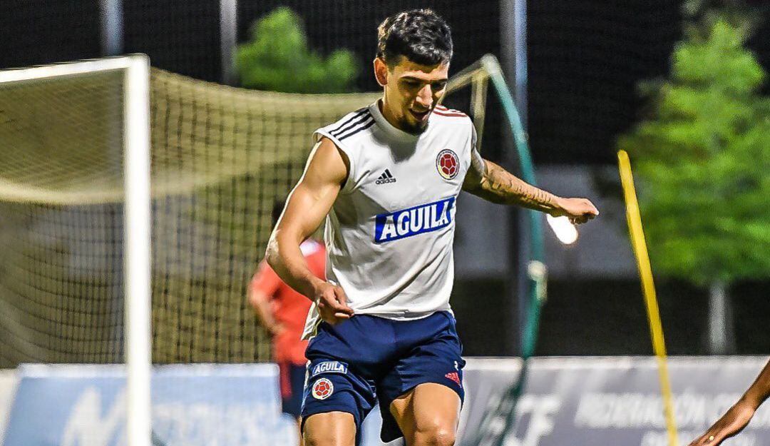 Daniel Muñoz entrenando con la Selección Colombia