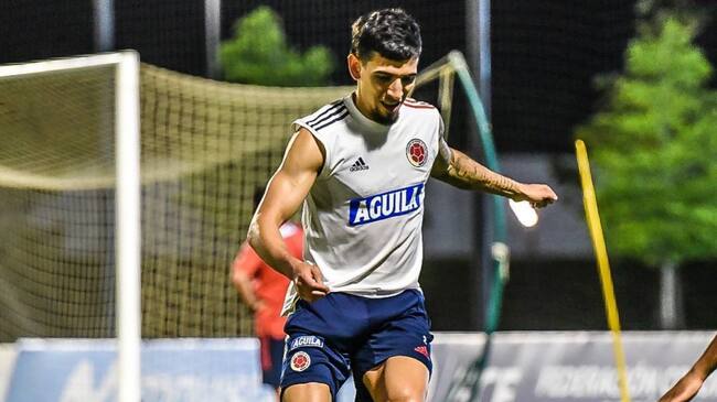 Daniel Muñoz entrenando con la Selección Colombia