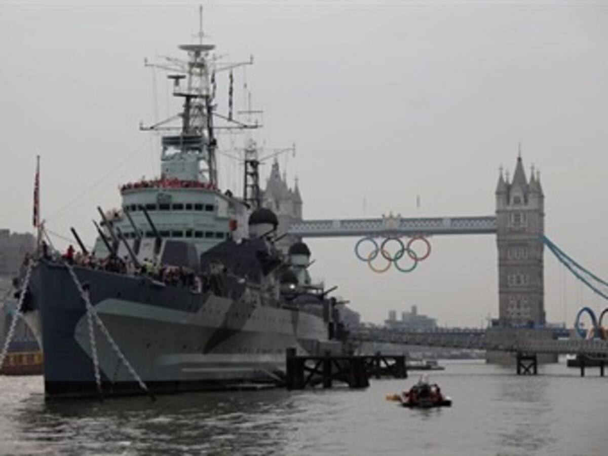 El último viaje de la antorcha olímpica fue a través del río Támesis