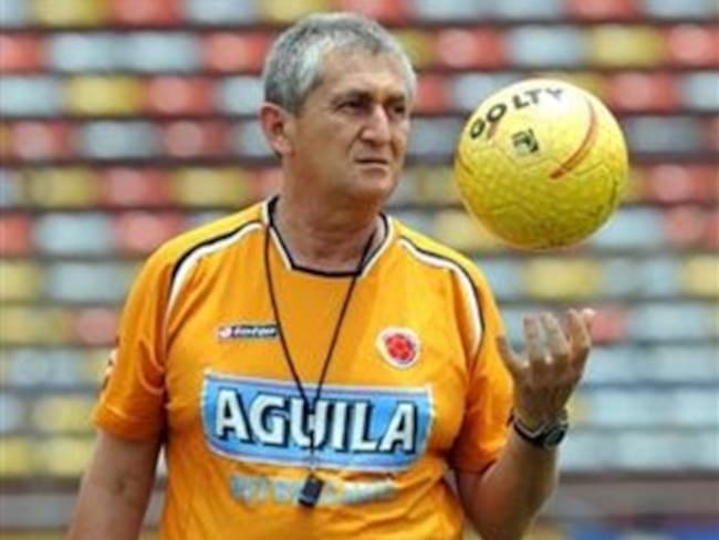 Eduardo Lara descarta llamado de un nuevo jugador por lesión de Fabián Vargas