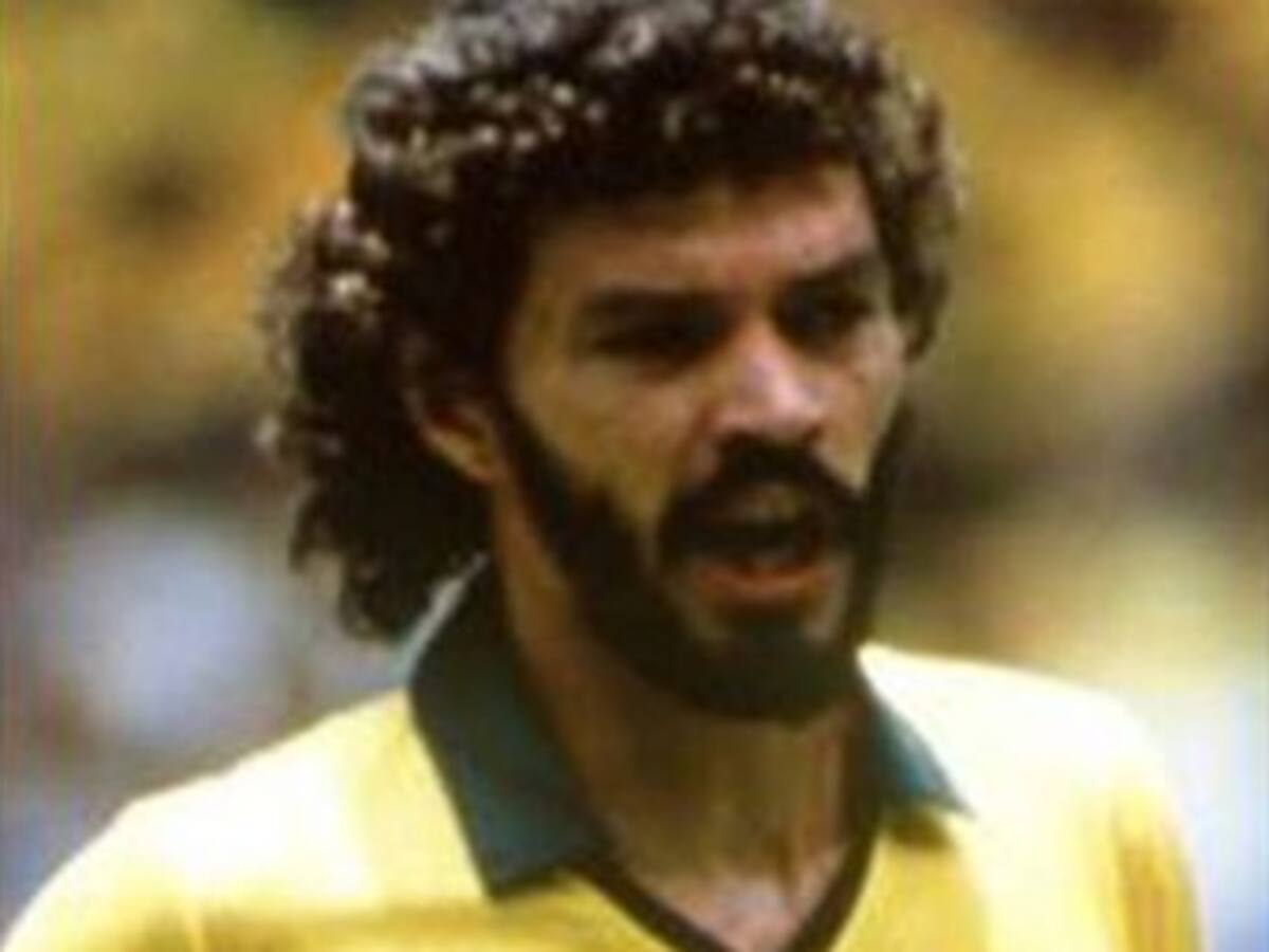 Sócrates está hospitalizado por hemorragia digestiva.