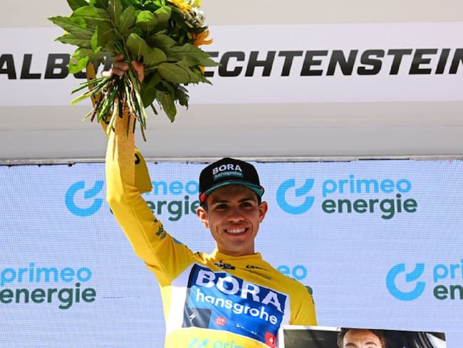 Sergio Higuita se viste de líder del Tour de Suiza