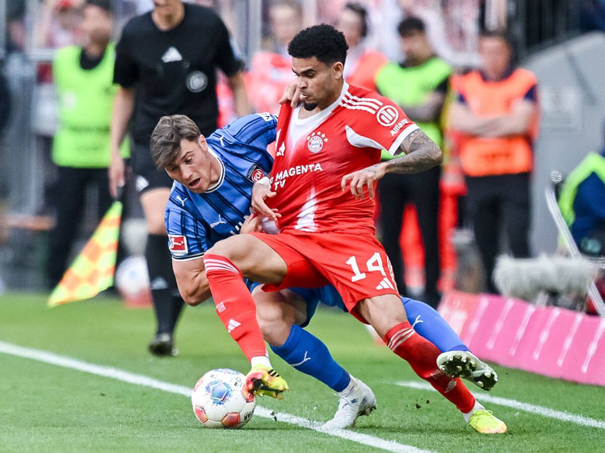 Bayern Múnich, con Luis Díaz, sufre contra el colero, pero rescata un punto agónico en casa