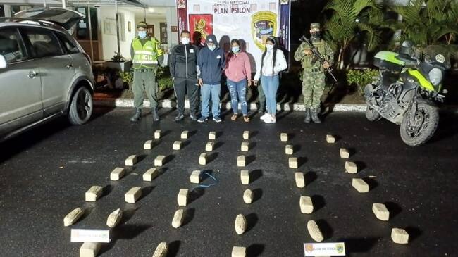 Durante la operación contra el narcotráfico fueron capturadas cuatro personas, dos de ellas de nacionalidad ecuatoriana.