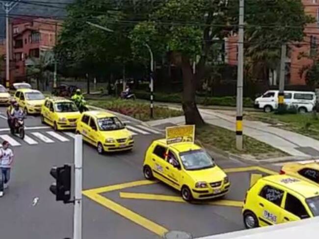 Taxistas de Medellín crean App para competir con Uber y Cabify