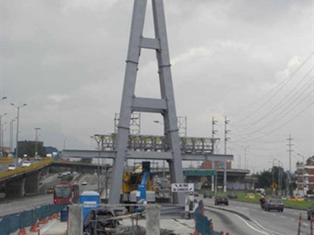 Puente peatonal de la Autopista Norte con Calle 94 estará listo en un mes y medio