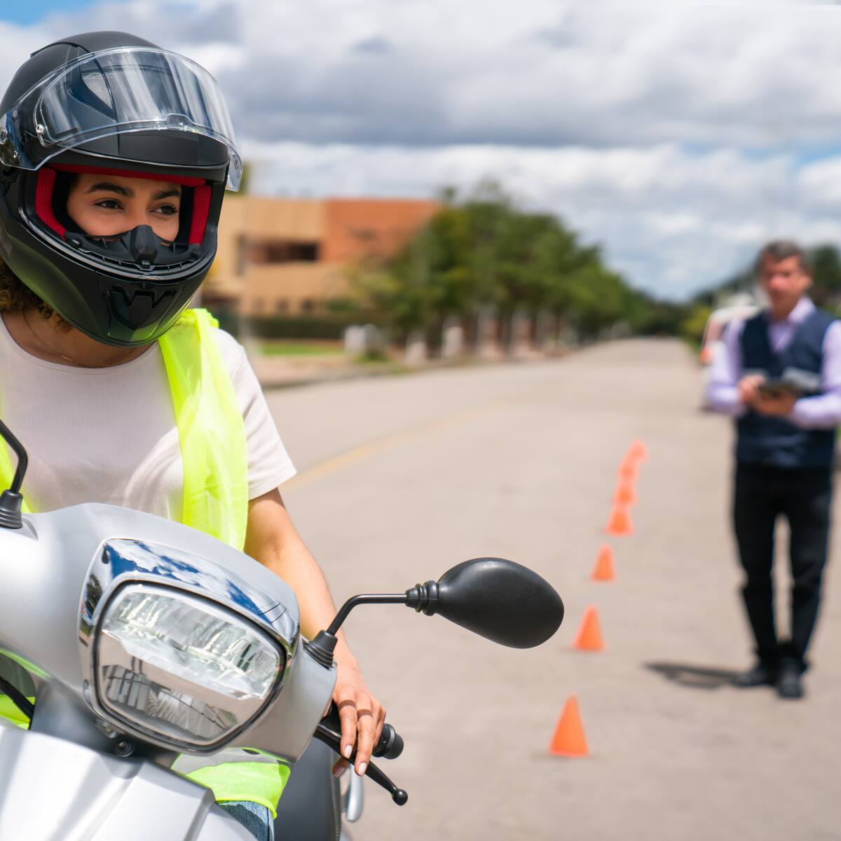 ¡Gratis! No se pierda el curso teórico-práctico de conducción