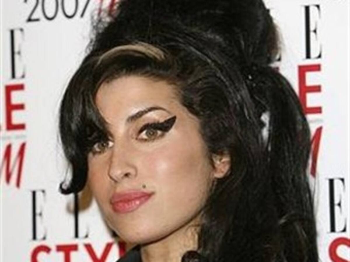 Amy Winehouse se declara culpable de agresión al director de un teatro