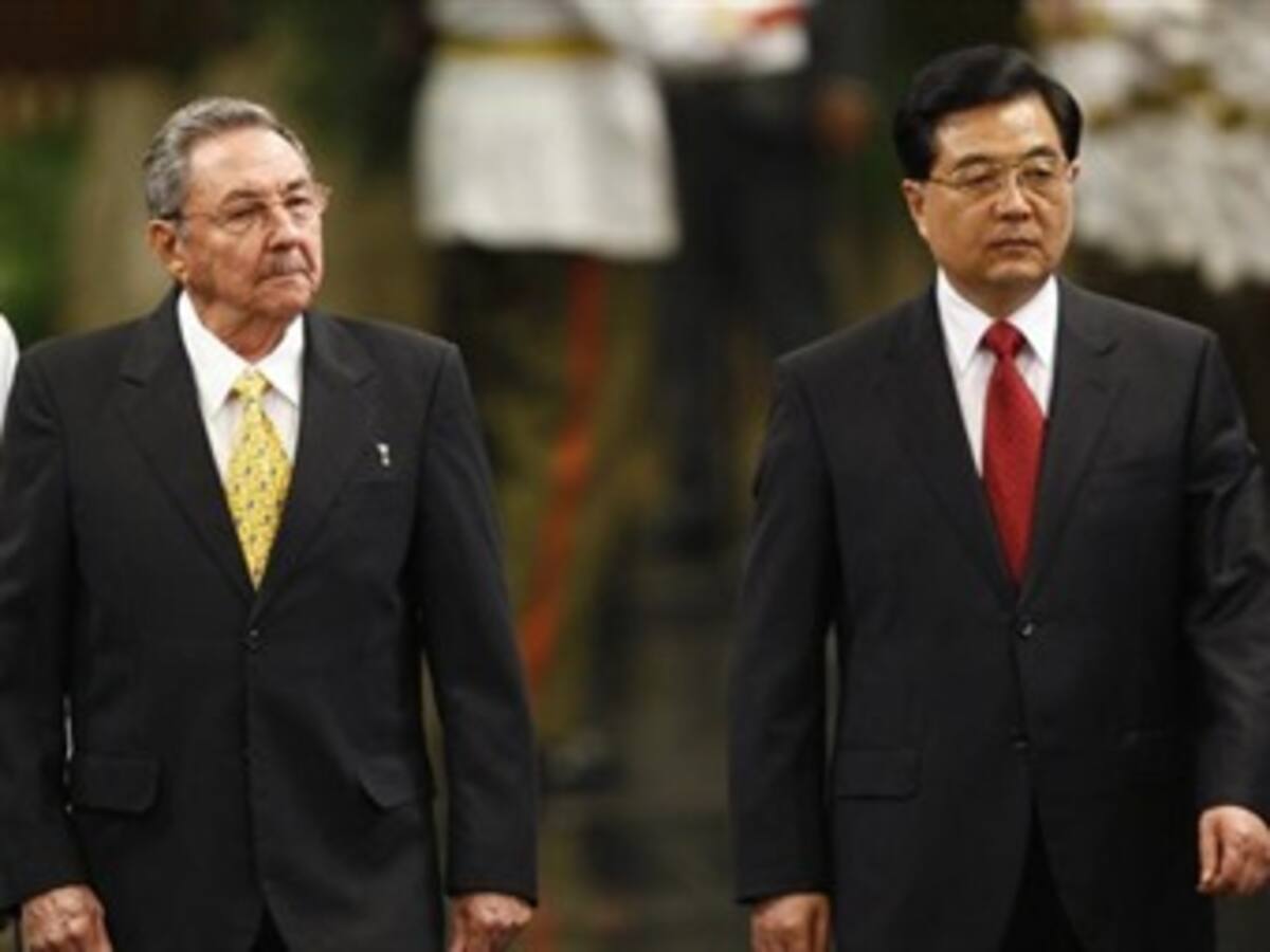 Raúl Castro canta en chino ante Hu Jintao