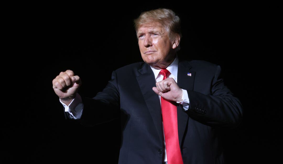 Trump califica de "geniales" las acciones de Putin en Ucrania