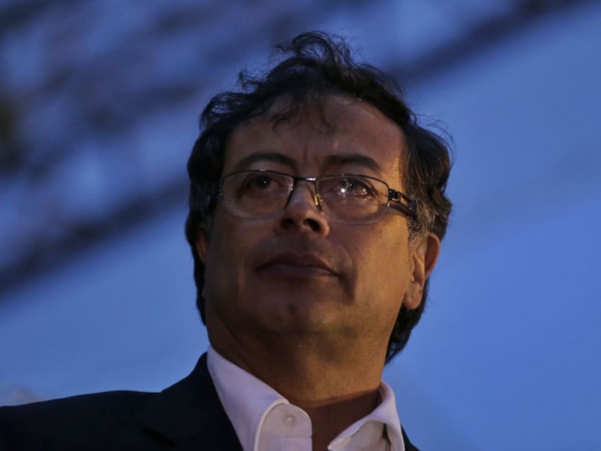 Arquitecto Simón Vélez dice que no le prestó dinero a Petro