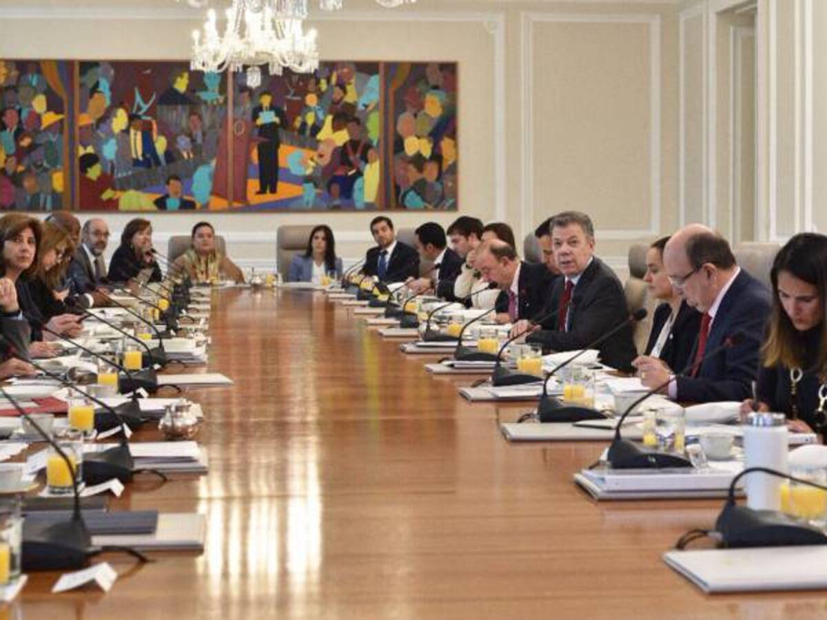 Ministros de Vivienda y Ambiente no han recibido solicitud de renuncia protocolaria