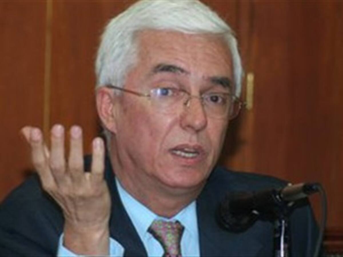 'Petro no está cumpliendo sus promesas': Senador Robledo