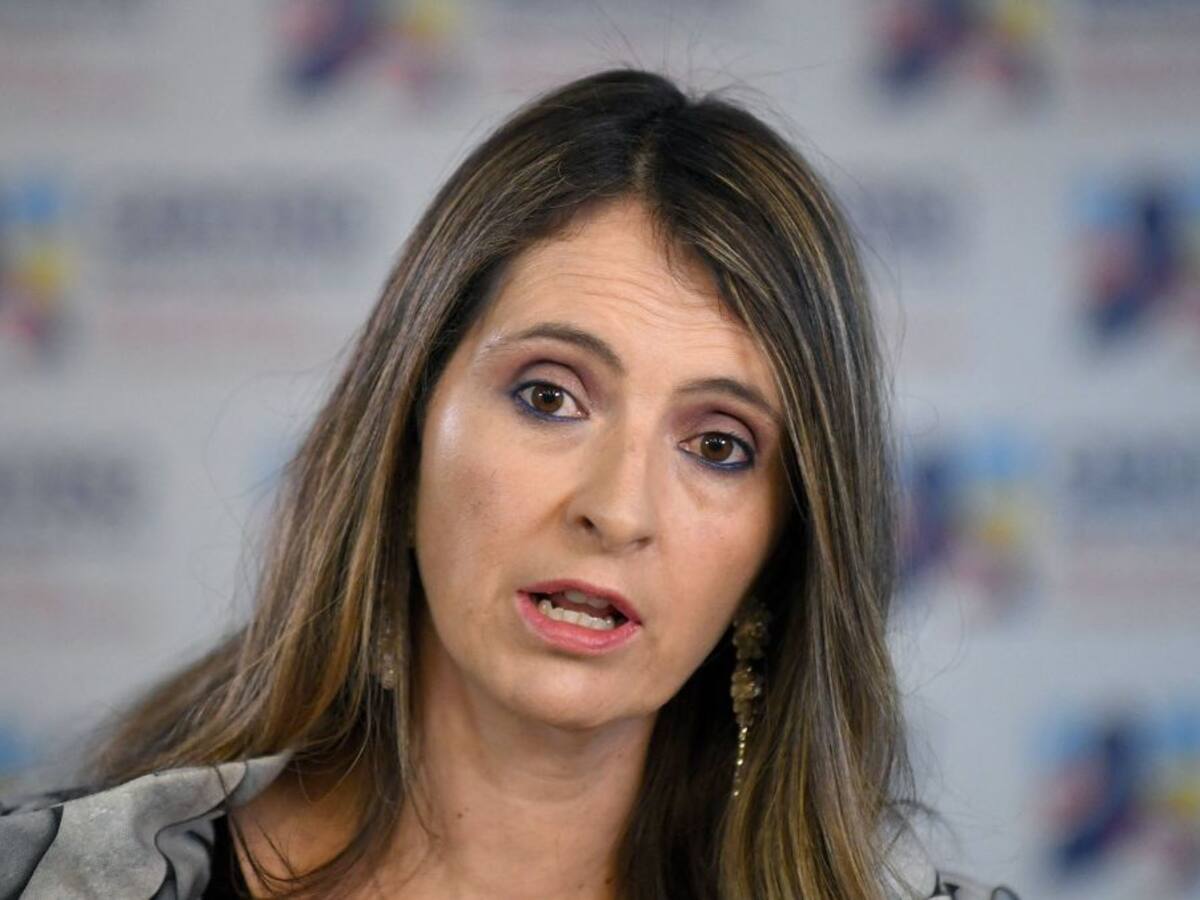 “Ponerle impuestos a los alimentos parece lo más descabellado” Paloma Valencia
