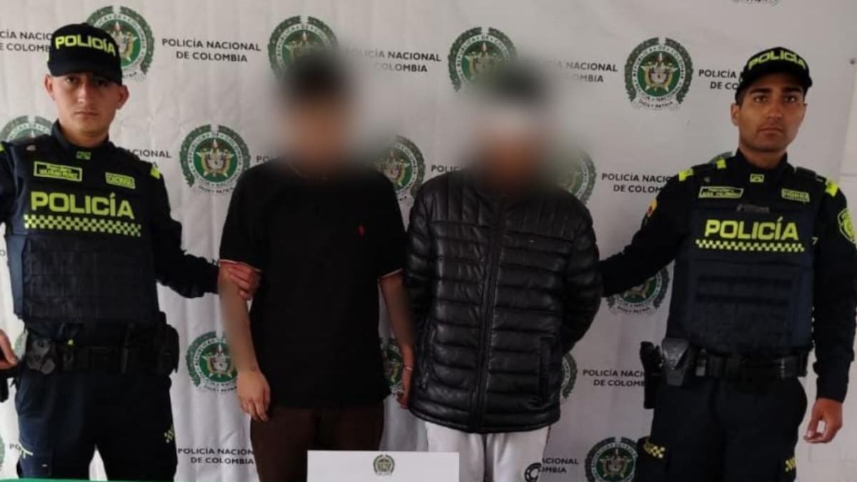 Capturan a dos hombres tras el hurto de un vehículo de plataforma en Bogotá