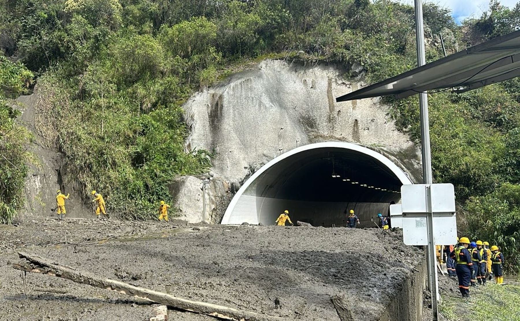 Caída de Lodo en el Túnel Tigrillo Lanudo