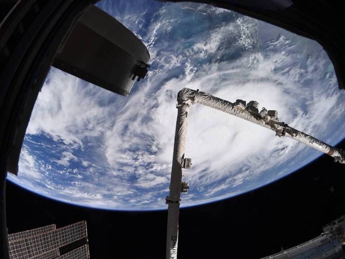 NASA publica espectaculares fotos de tormenta Elsa desde Estación Espacial