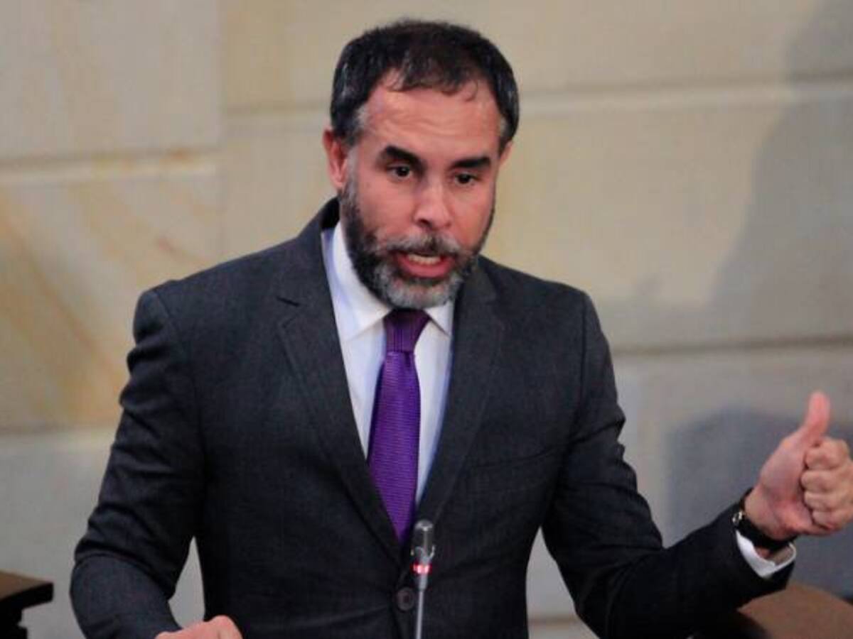 Armando Benedetti reforzará comisión de revisión del acuerdo de La Habana