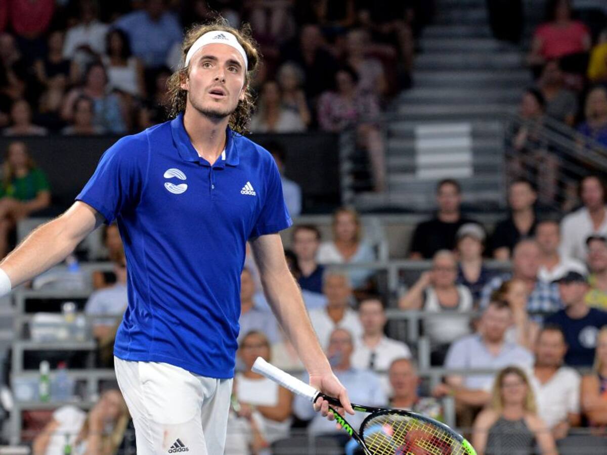 Tsitsipás golpeó a su papá durante partido y su mamá lo regañó en público