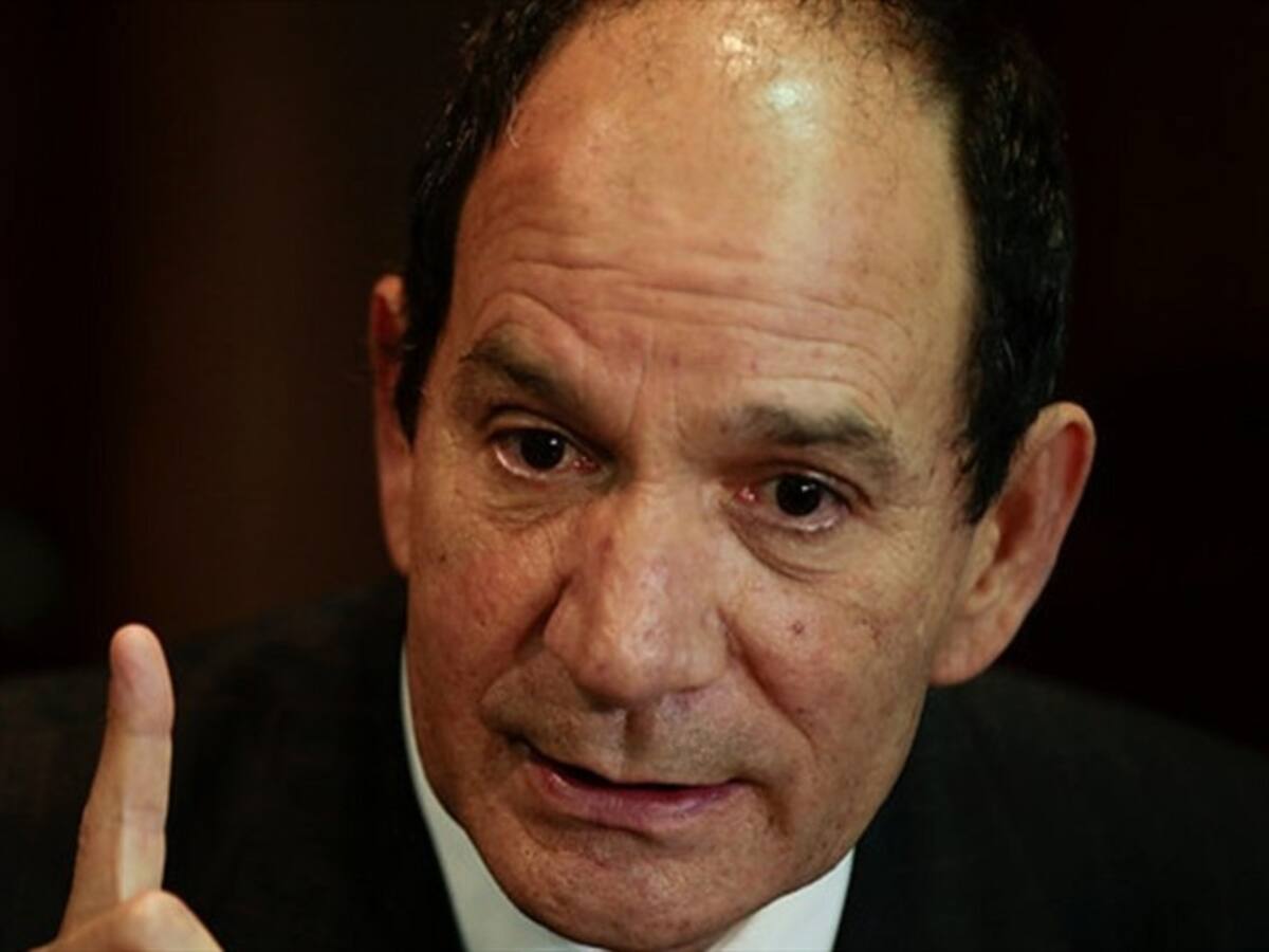 Henao es reelegido como rector del Externado