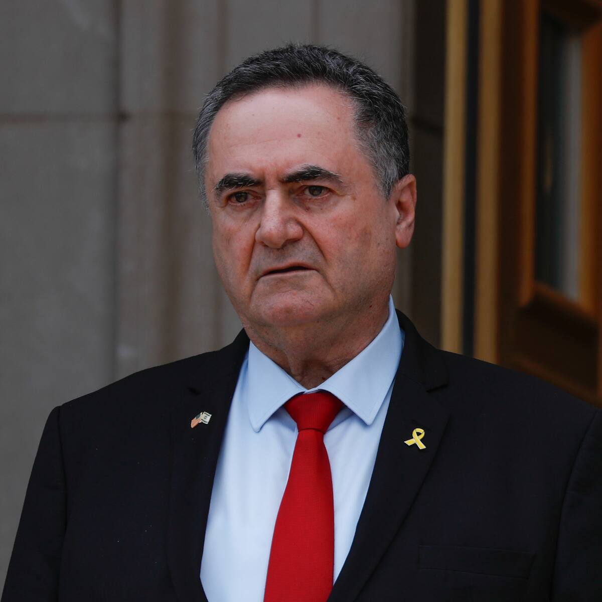 Israel afirma haber atacado e inhabilitado la principal planta petroquímica de Irán