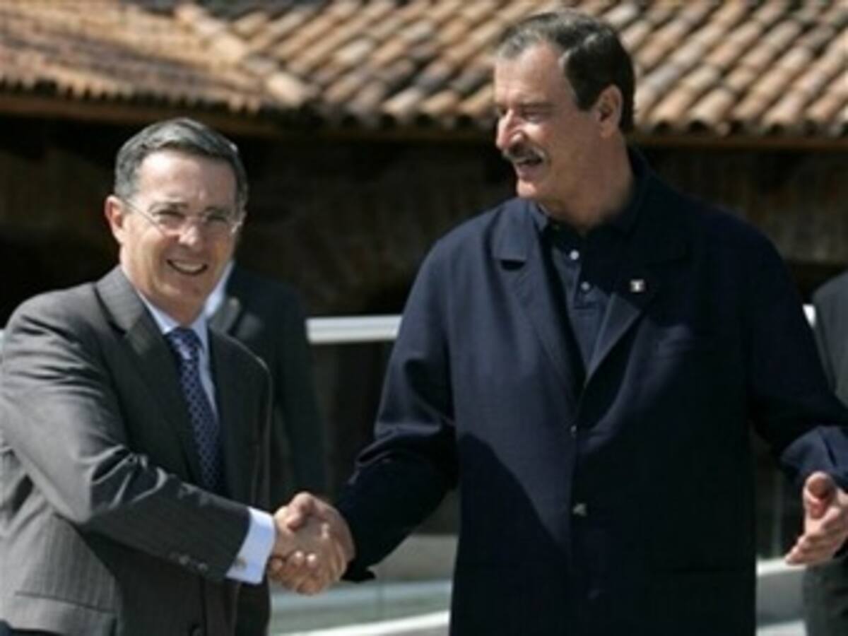 Vicente Fox, ex presidente de México, le recomienda a Uribe no aspirar a otra reelección