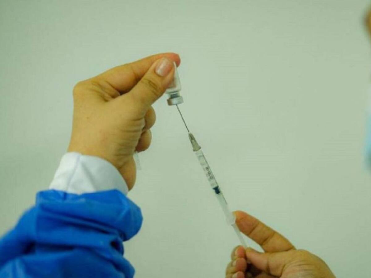 Aplazan inicio de vacunación a mayores de 60 años en Cartagena por bloqueos