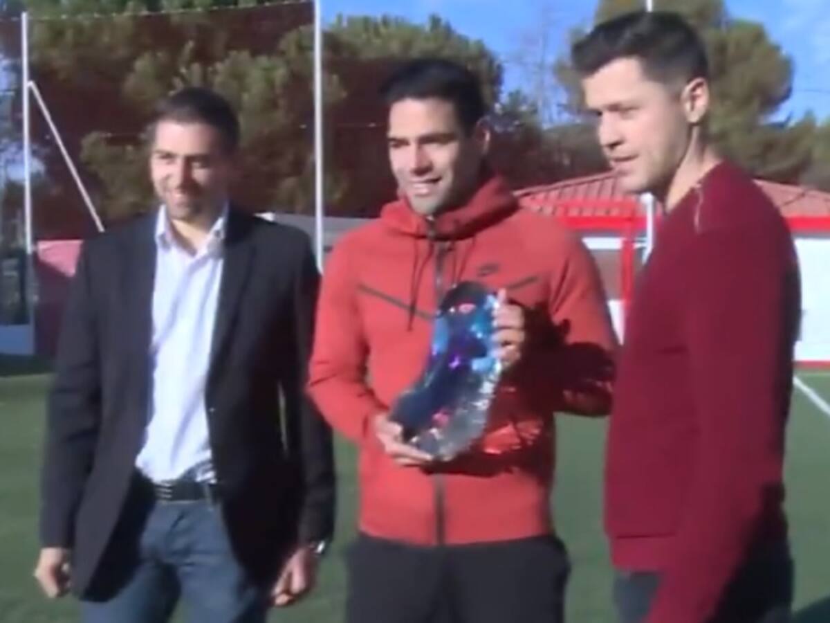 Falcao recibió el 'trofeo azul' al mejor deportista del 2017