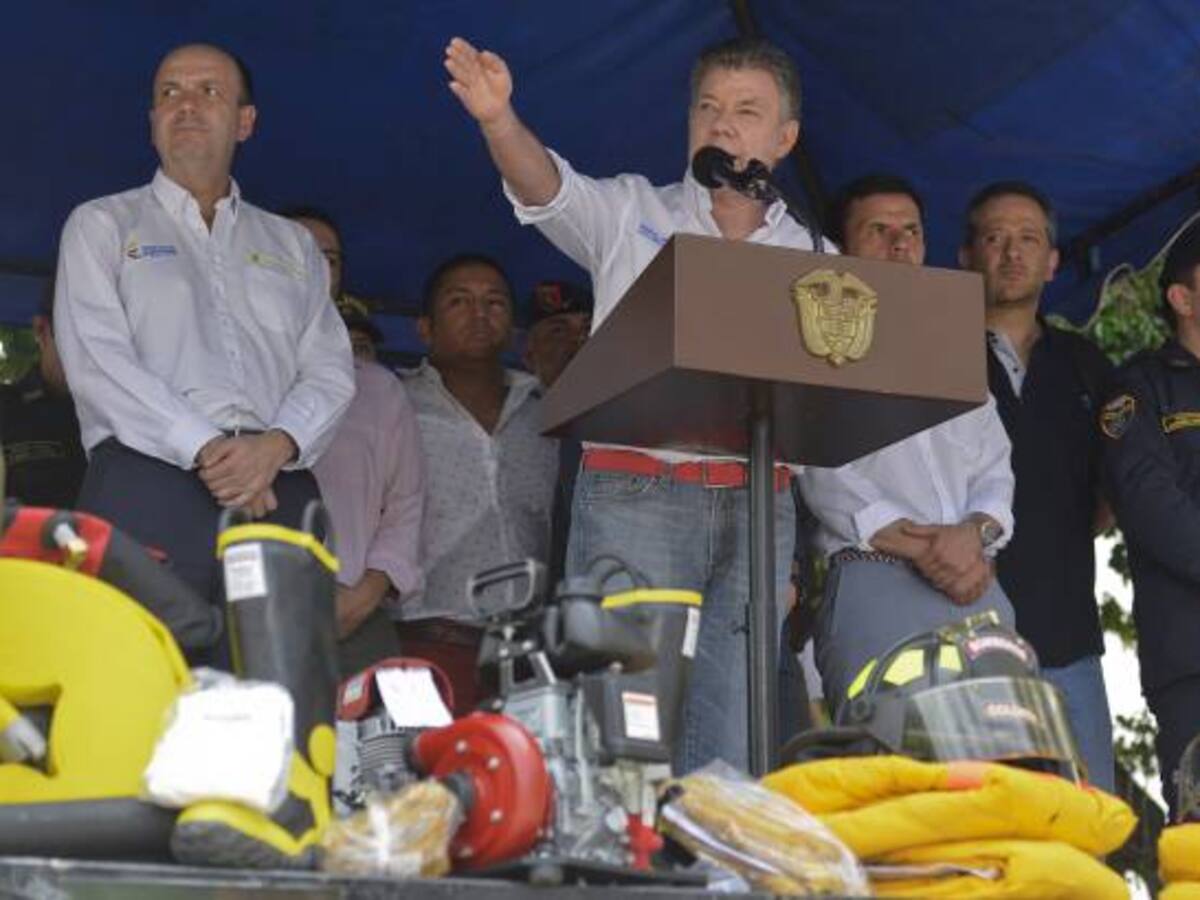 Santos declara alerta roja en 23 departamentos por la sequía
