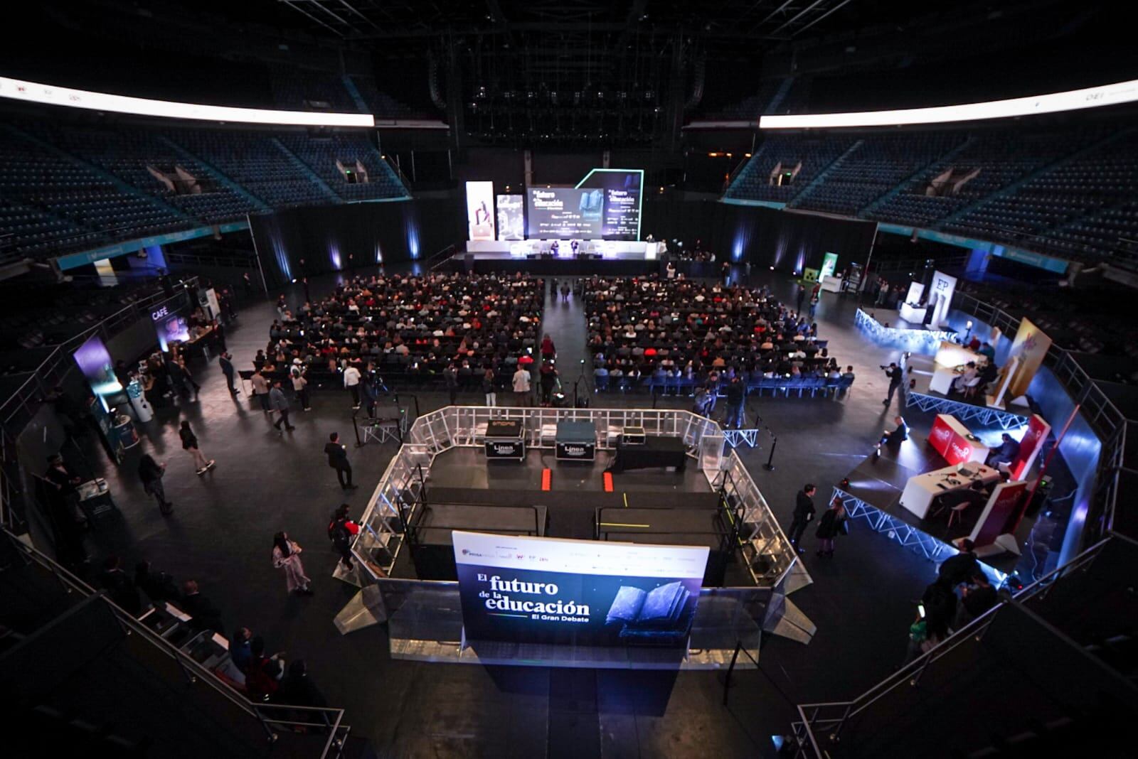 El evento contó con la participación de voces de autoridad del sector público y privado, quienes coincidieron en que, en temas de transformación de la educación, urge que el país pase de los discursos a los hechos. | Foto: Caracol Radio