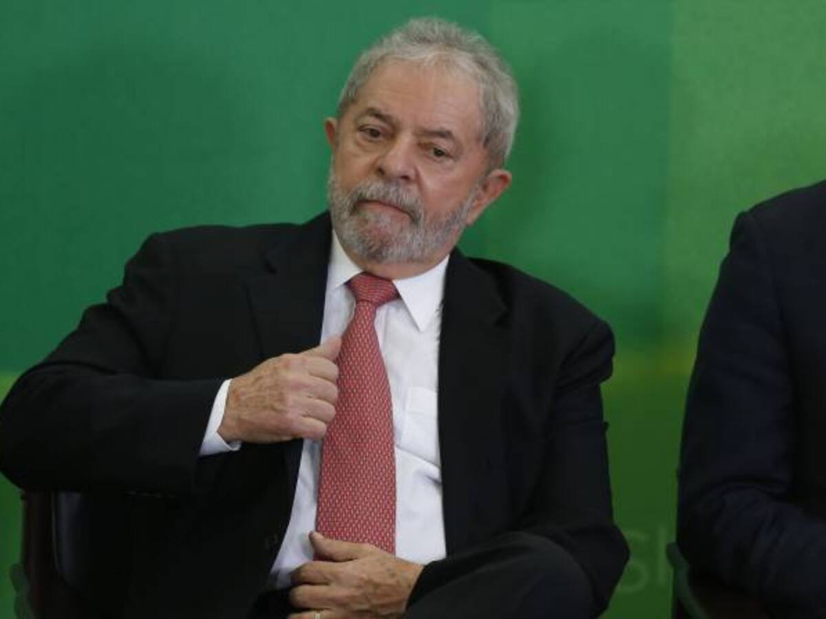 Lula se cobija en sus seguidores horas antes de ingresar a prisión
