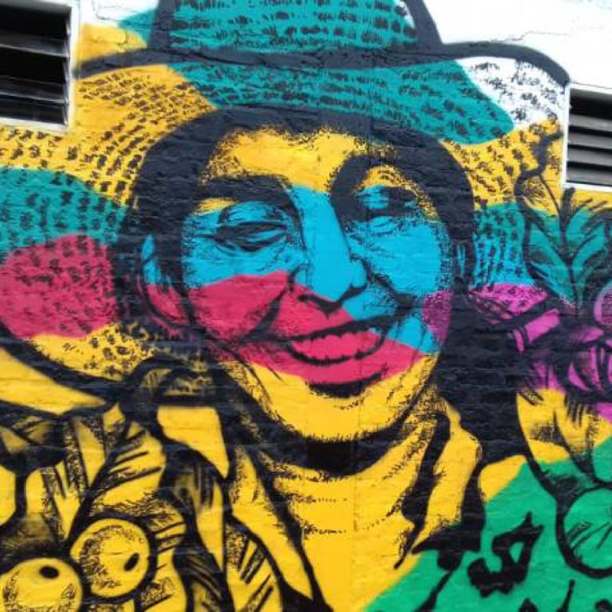 Mural como homenaje a la mujer cafetera en Quindío en día nacional del Café